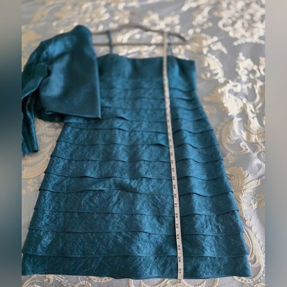 💙2 For $40💙 Bundle Corresponding Items For Deal!!! Emerald Green Dress - Picture 6 of 7